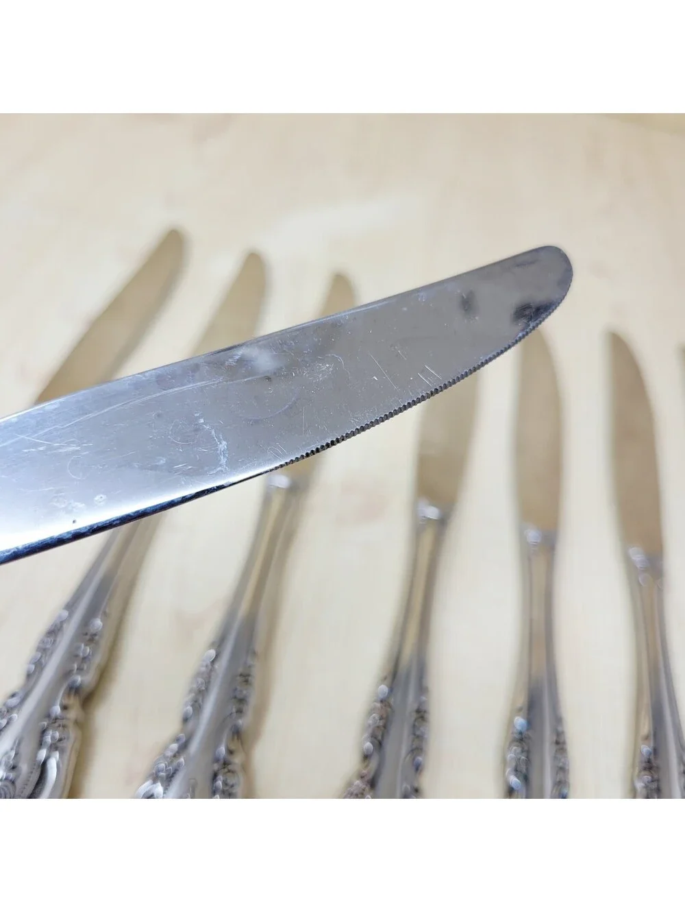 Lot of 9 Oneida Community Brahms Dinner Knives 9